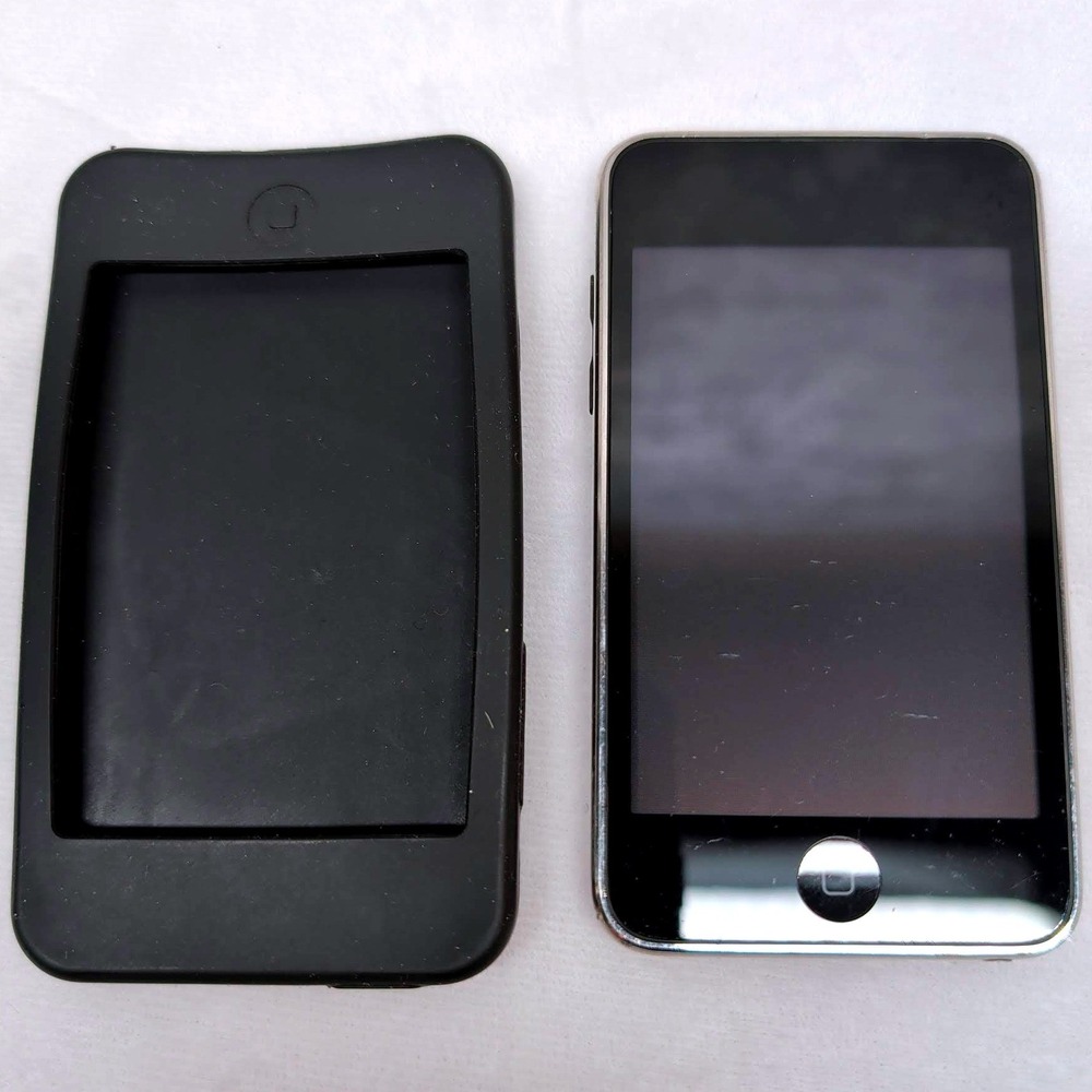 Apple iPod Touch 2nd Generation 8GB Black Silver A1288 Vintage Tested Working